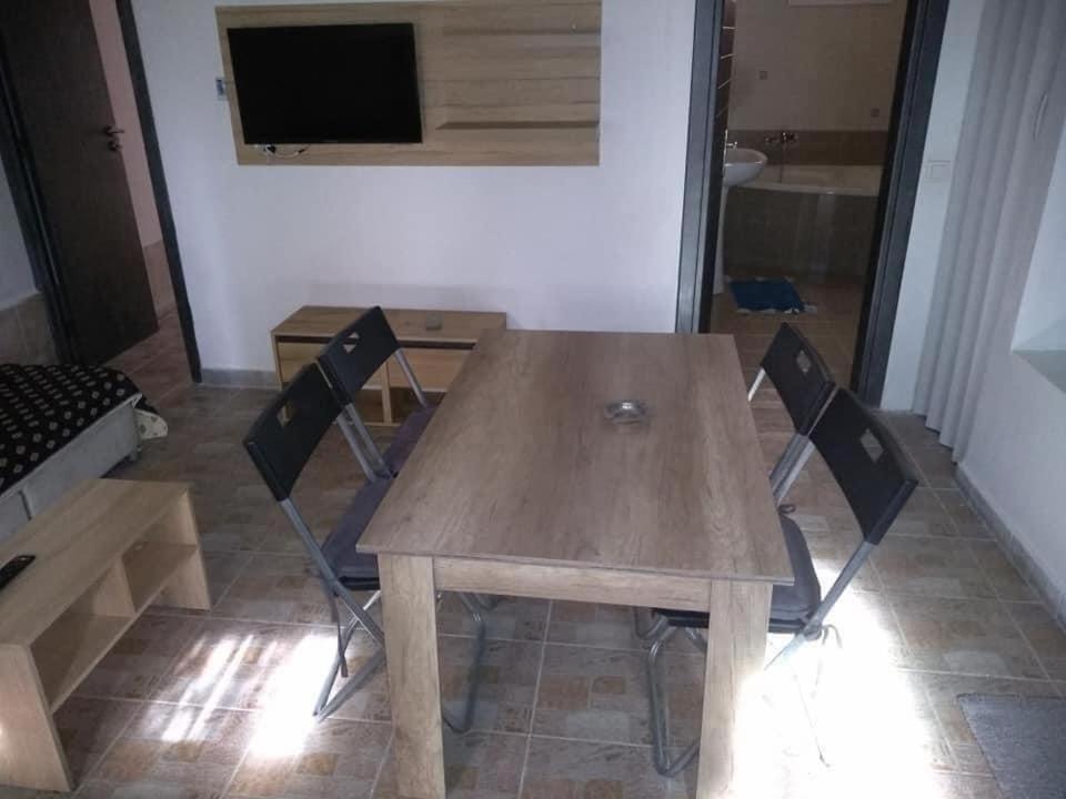 Blue Moon Apartments نيا ميشانيونا المظهر الخارجي الصورة