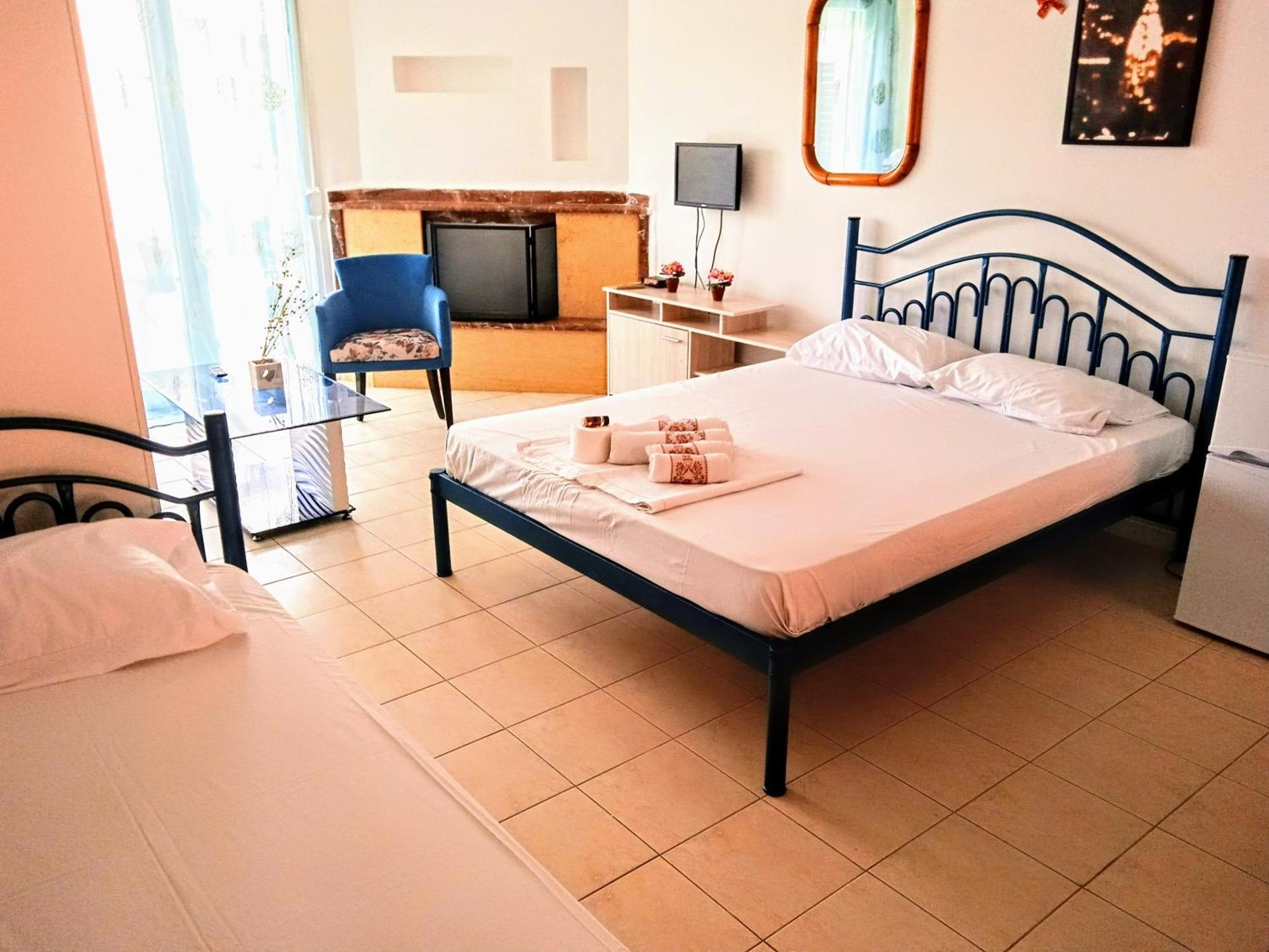 Blue Moon Apartments نيا ميشانيونا الغرفة الصورة